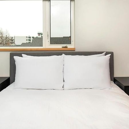 Вилла Nn - The Flame - Downtown 1-Bed 2-Bath Уайтхорс Экстерьер фото