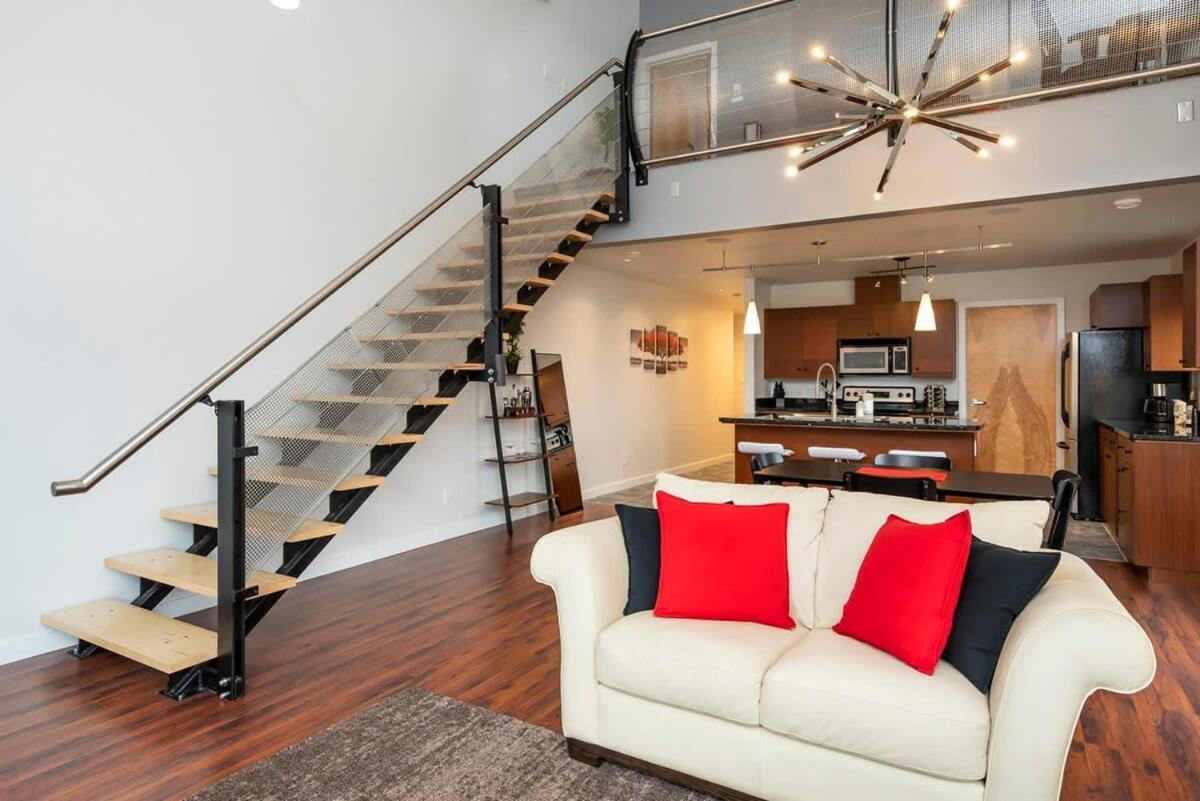 Вилла Nn - The Flame - Downtown 1-Bed 2-Bath Уайтхорс Экстерьер фото