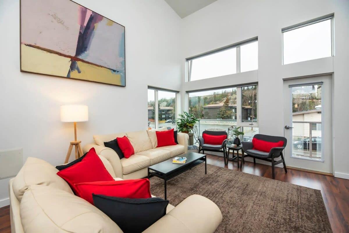 Вилла Nn - The Flame - Downtown 1-Bed 2-Bath Уайтхорс Экстерьер фото
