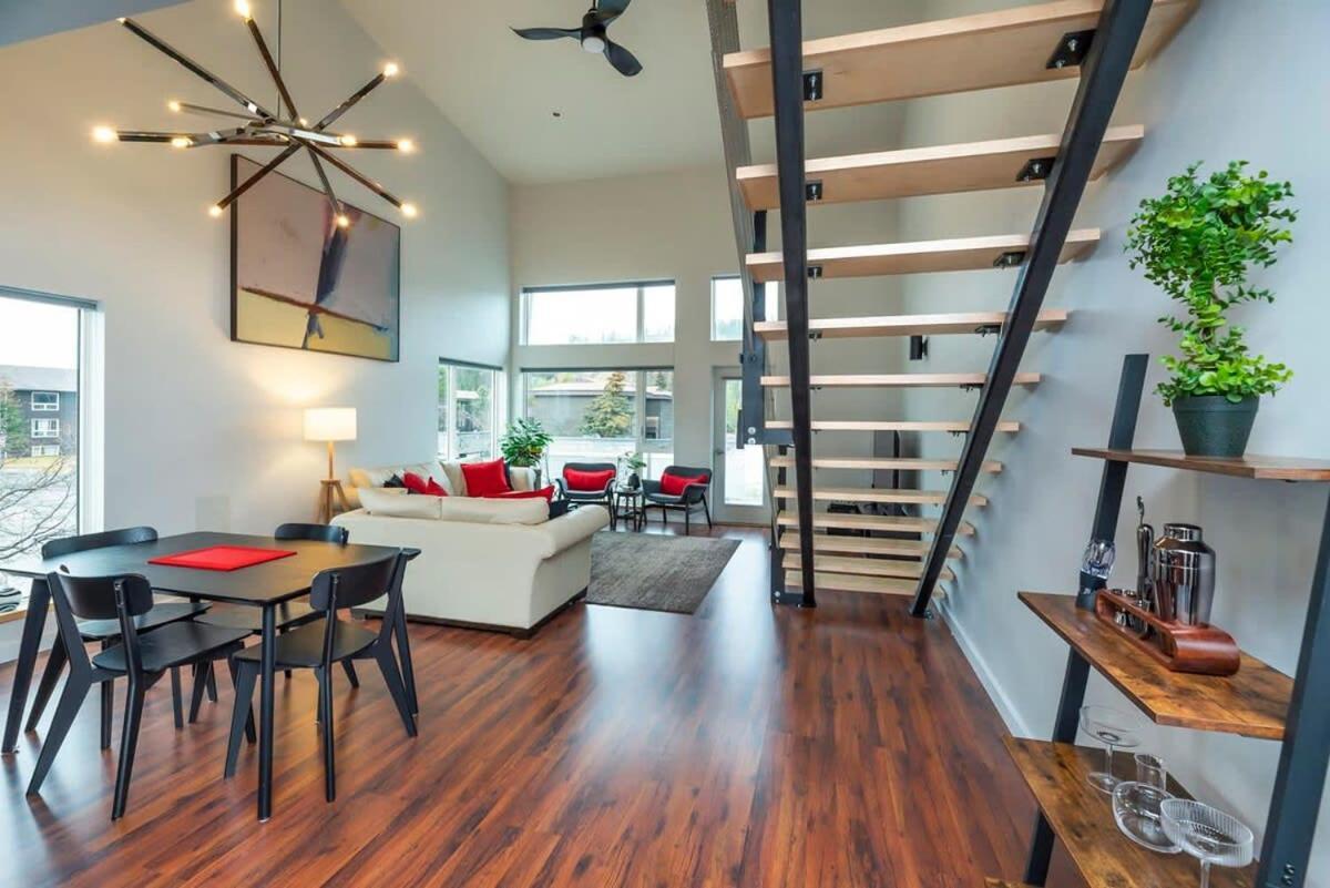 Вилла Nn - The Flame - Downtown 1-Bed 2-Bath Уайтхорс Экстерьер фото